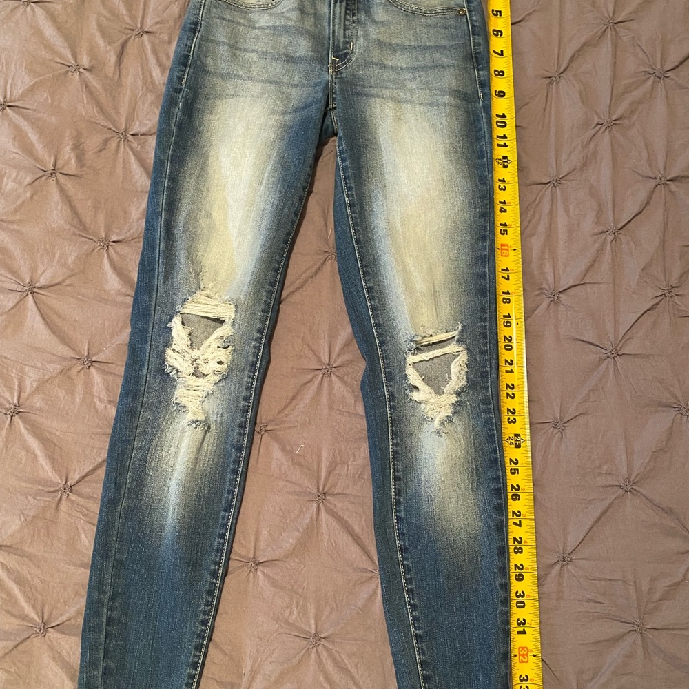 Women’s raw hem Kancan